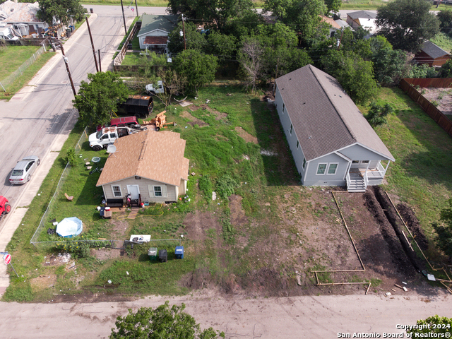 601 Rudolph Property Photo 4