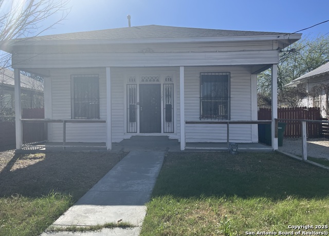 1123 S Hackberry Property Photo