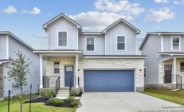 755 W New Braunfels St Property Photo