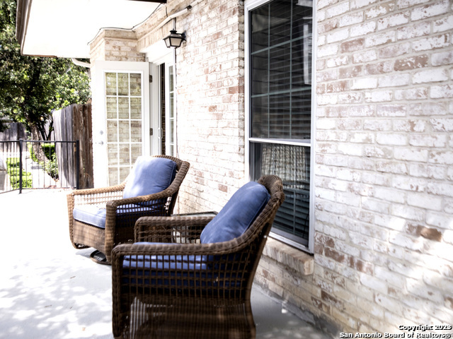 8030 Broadway Property Photo