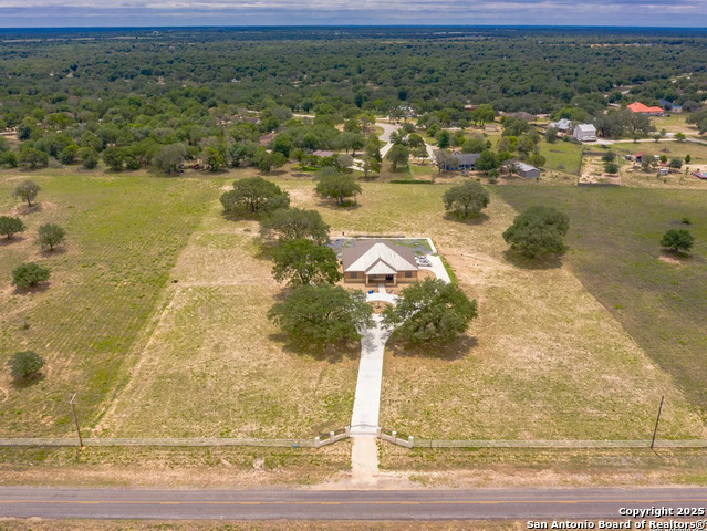 3172 N Ih 35 Property Photo