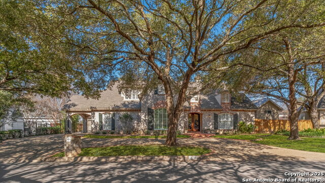 825 College Property Photo