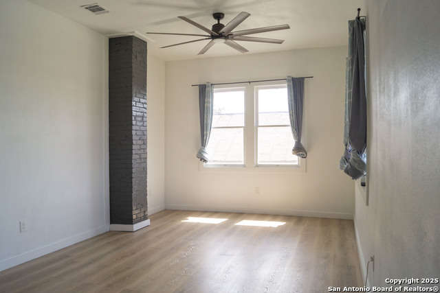 1112 Muncey Property Photo 5