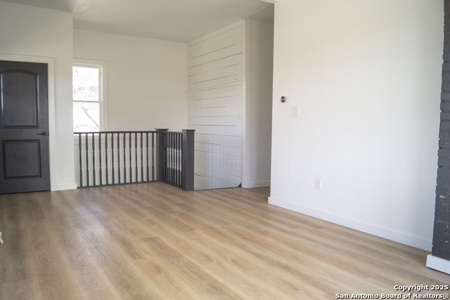 1112 Muncey Property Photo 6