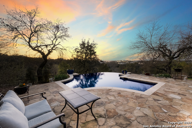 200 Menger Property Photo