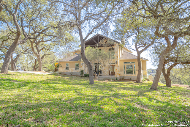 451 Winding View Property Photo 3
