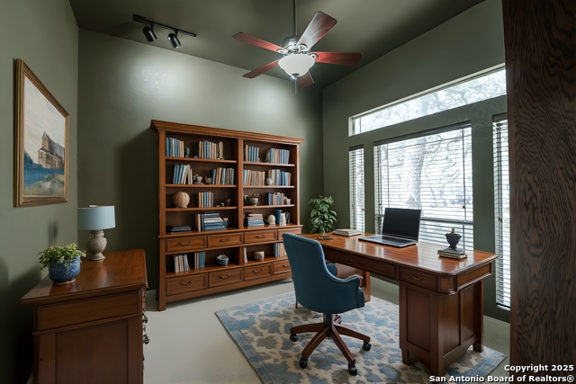451 Winding View Property Photo 14