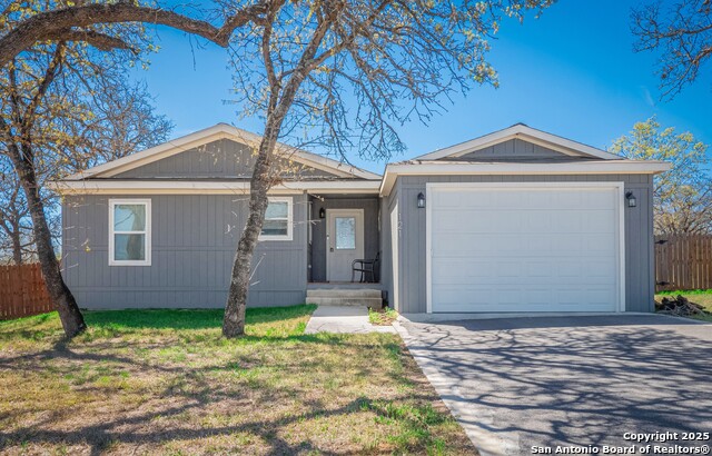 121 Cordell Oaks Blvd Property Photo