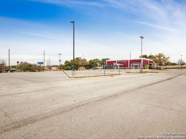 4545 Centerview Property Photo 6