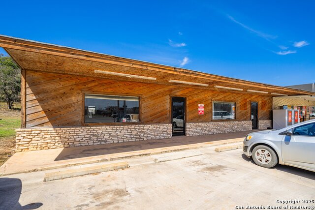 377-a S State Highway 16 Property Photo 4