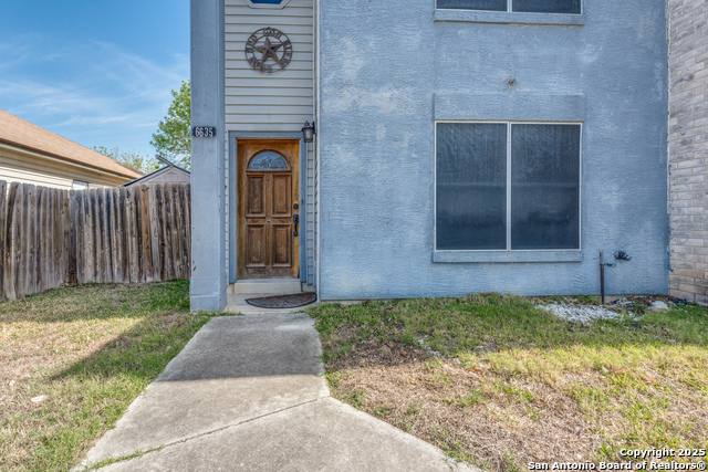 6635 Beech Trail Property Photo 3