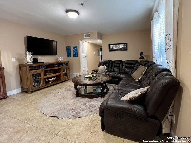 322 Early Trail Property Photo 6