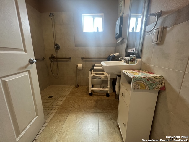 322 Early Trail Property Photo 13