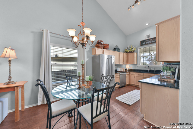 22242 Goldcrest Property Photo 5