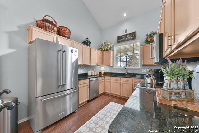 22242 Goldcrest Property Photo 6