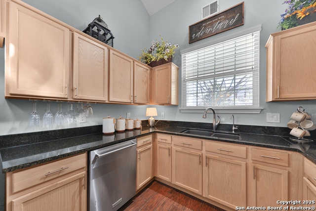 22242 Goldcrest Property Photo 9