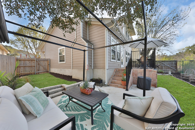 22242 Goldcrest Property Photo 32