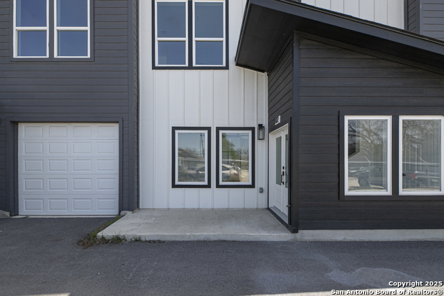 106 Bank Property Photo