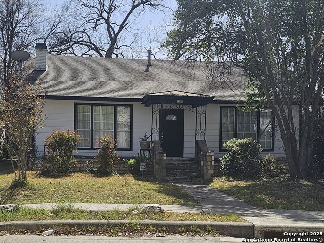 208 Eleanor Ave Property Photo 4