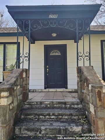 208 Eleanor Ave Property Photo 5