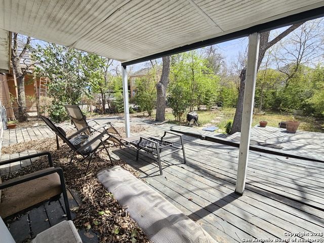 208 Eleanor Ave Property Photo 9