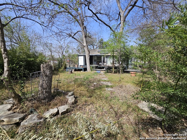 208 Eleanor Ave Property Photo 12