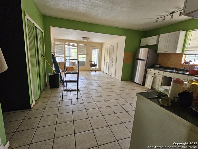 208 Eleanor Ave Property Photo 20