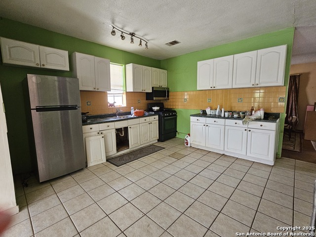 208 Eleanor Ave Property Photo 21