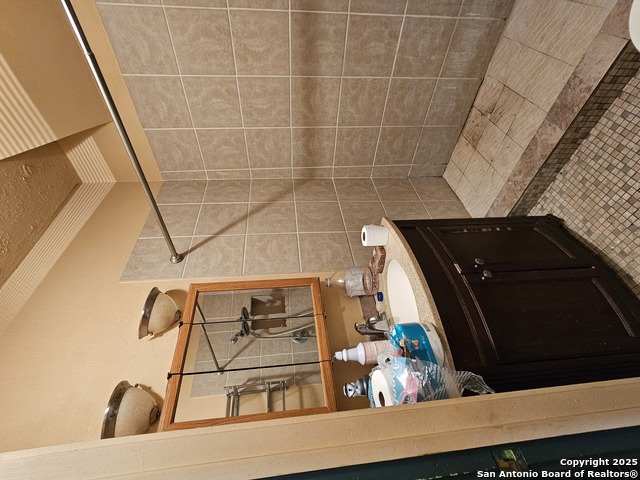 208 Eleanor Ave Property Photo 25