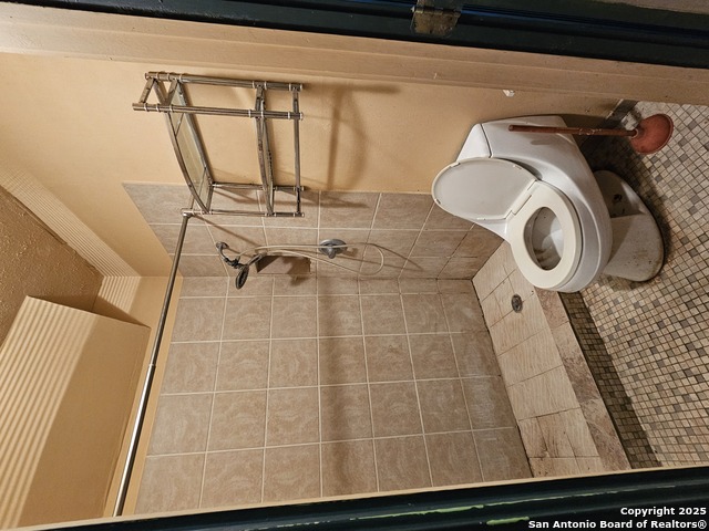 208 Eleanor Ave Property Photo 26