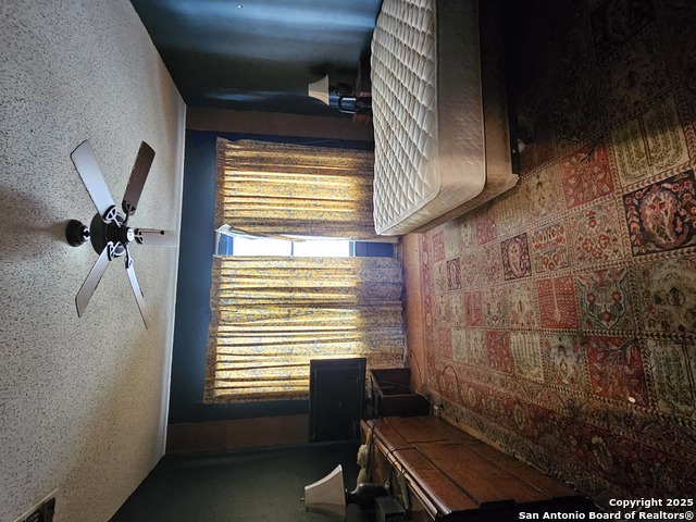 208 Eleanor Ave Property Photo 28