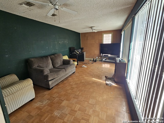 208 Eleanor Ave Property Photo 31
