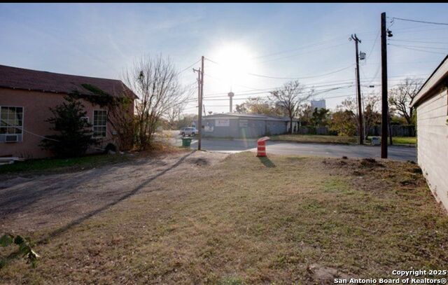 522 N Hackberry St Property Photo