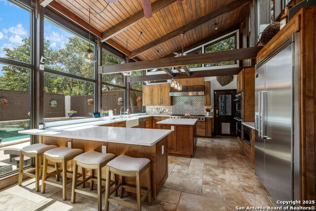 222 Royal Oaks Property Photo 1