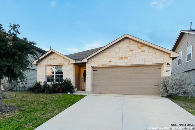 4835 Forward Swing Property Photo