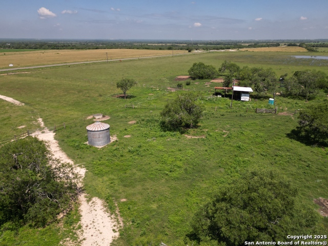 4653 Fm 81 Property Photo
