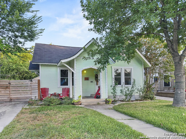 738 Bailey Ave Property Photo
