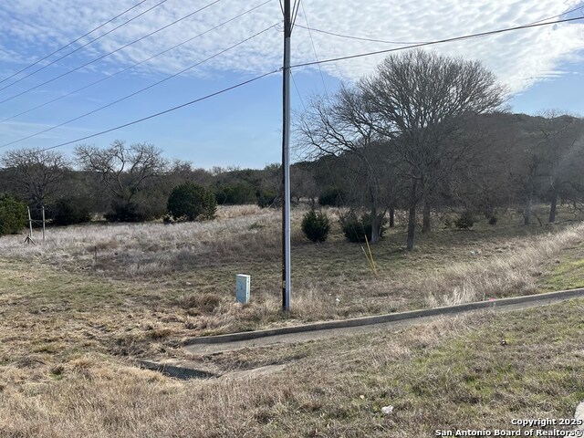 2101 N Stoneledge Dr Property Photo 3