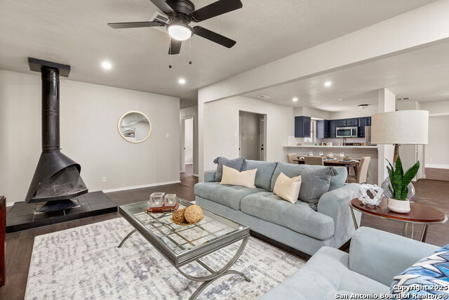 5303 Linda Colonia Property Photo