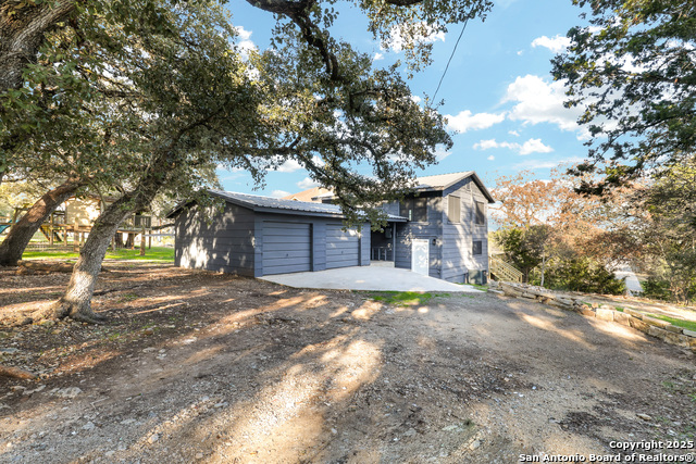 1122 Oakridge Property Photo