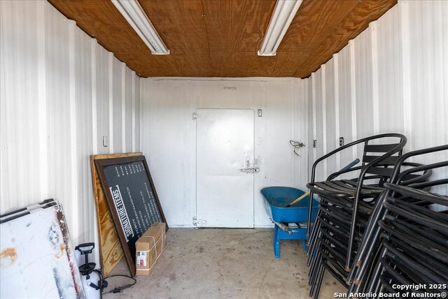 1200 Hwy 59 Property Photo 30