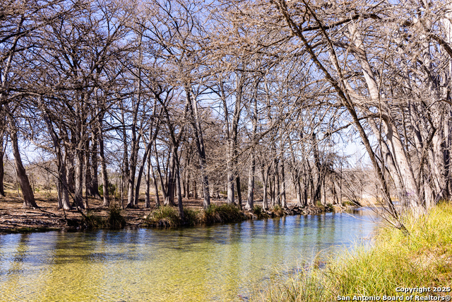 2400 Little Dry Frio Road Property Photo