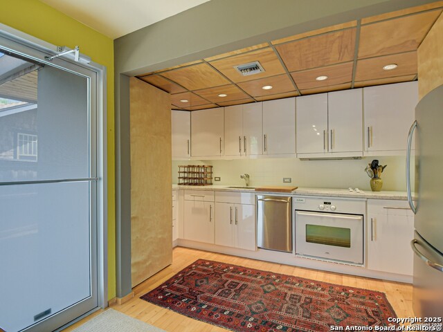 605 Kendall Property Photo 1