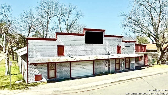106 Rawe Property Photo 2