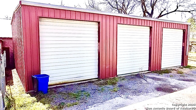 106 Rawe Property Photo 4