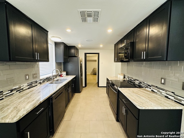 5611 Timber Rail Property Photo 7