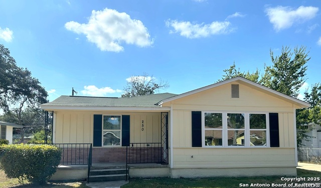 250 Rosemont Dr Property Photo 1