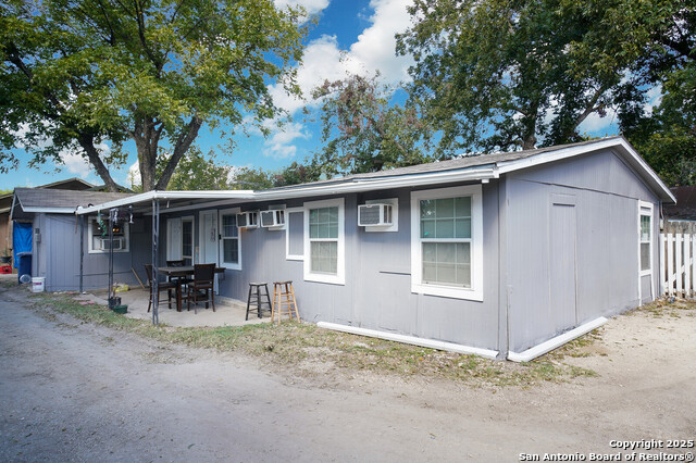 148 Gifford St Property Photo 3