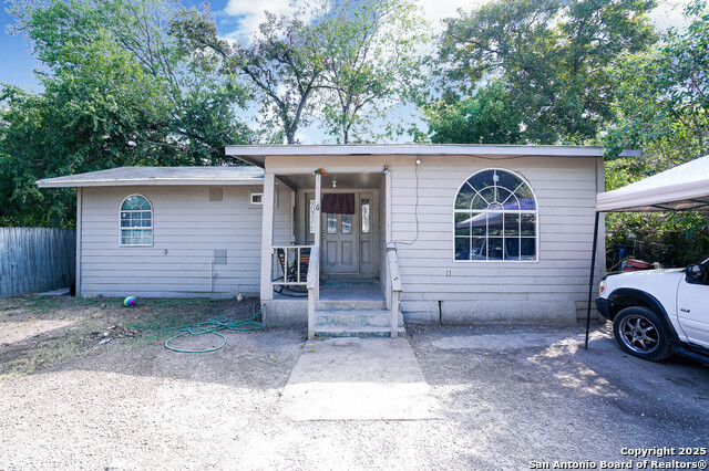 148 Gifford St Property Photo 5