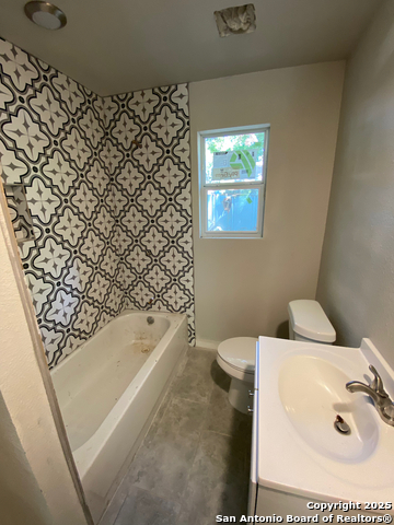 148 Gifford St Property Photo 7